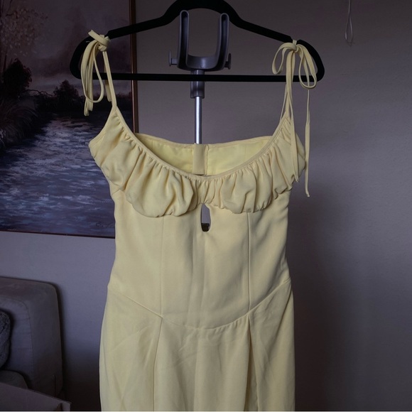 House of CB ‘Soren’ Buttercup Cutout Mermaid Midi yellow size XS‎ - Picture 10 of 11